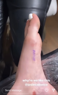 Tana Mongeau feet photo thumbnail