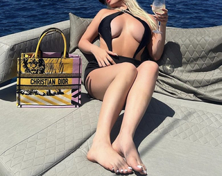 Tana Mongeau feet photo thumbnail
