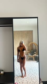 Tana Mongeau feet photo thumbnail