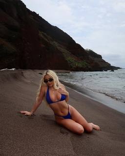Tana Mongeau feet photo thumbnail