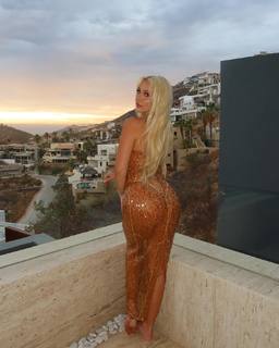 Tana Mongeau feet photo thumbnail