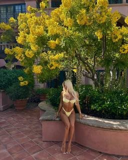 Tana Mongeau feet photo thumbnail