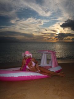 Tana Mongeau feet photo thumbnail