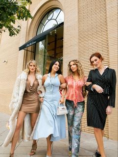 Tana Mongeau feet photo thumbnail