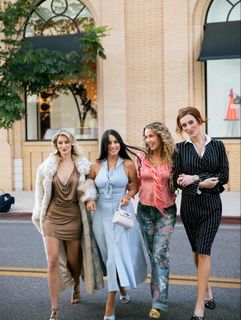 Tana Mongeau feet photo thumbnail