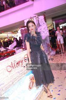 Tang Wei feet photo thumbnail