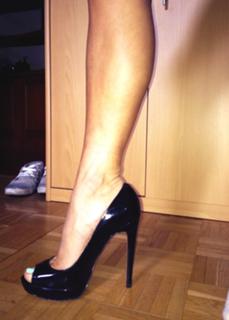 Tania Cagnotto feet photo thumbnail