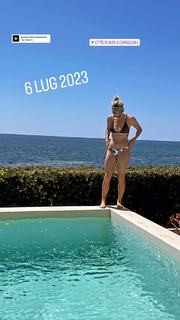 Tania Cagnotto feet photo thumbnail