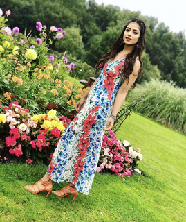 Tania feet photo thumbnail