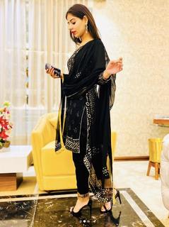 Tania feet photo thumbnail