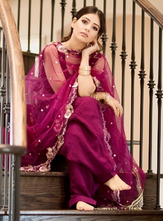 Tania feet photo thumbnail