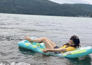 Tania feet photo thumbnail