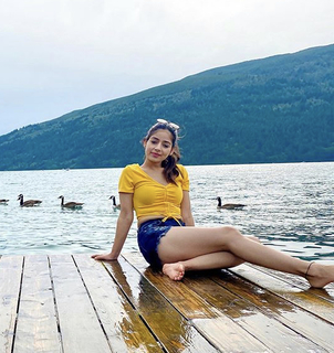 Tania feet photo thumbnail