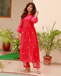 Tania feet photo thumbnail