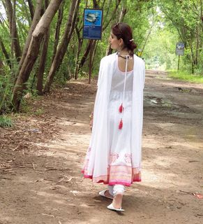 Tania feet photo thumbnail