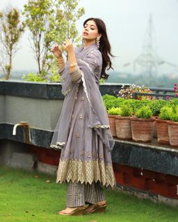 Tania feet photo thumbnail