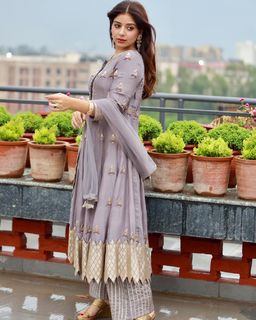 Tania feet photo thumbnail