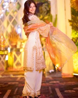 Tania feet photo thumbnail