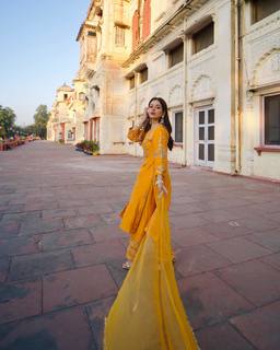 Tania feet photo thumbnail