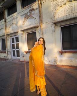 Tania feet photo thumbnail