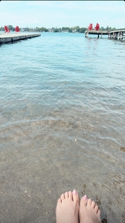 Tania feet photo thumbnail