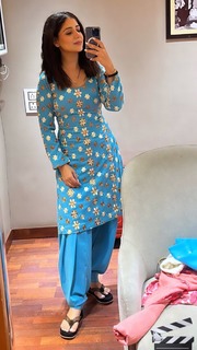 Tania feet photo thumbnail