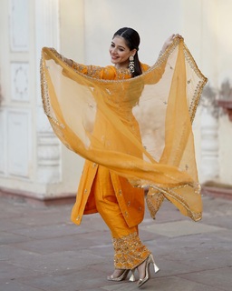 Tania feet photo thumbnail