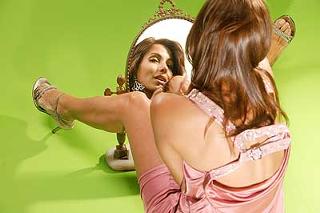 Tania Khalill feet photo 11