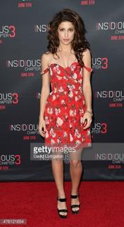 Tania Raymonde feet photo thumbnail