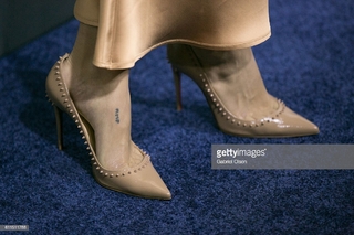 Tania Raymonde feet photo thumbnail