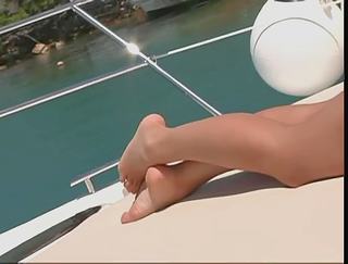Tania Rincón feet photo thumbnail