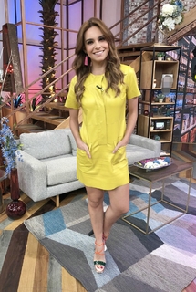 Tania Rincón feet photo thumbnail