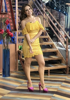 Tania Rincón feet photo thumbnail