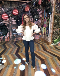 Tania Rincón feet photo thumbnail