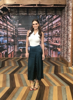 Tania Rincón feet photo thumbnail