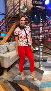 Tania Rincón feet photo thumbnail