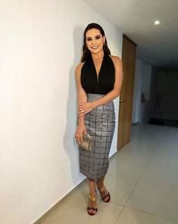 Tania Rincón feet photo thumbnail