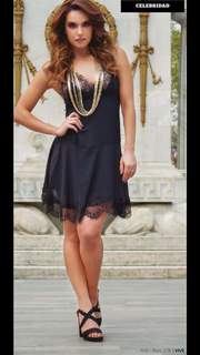 Tania Rincón feet photo thumbnail