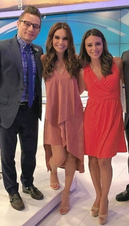 Tania Rincón feet photo thumbnail