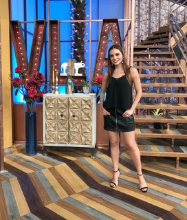 Tania Rincón feet photo thumbnail