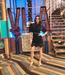Tania Rincón feet photo thumbnail