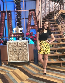 Tania Rincón feet photo thumbnail