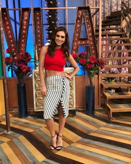Tania Rincón feet photo thumbnail
