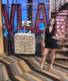 Tania Rincón feet photo thumbnail