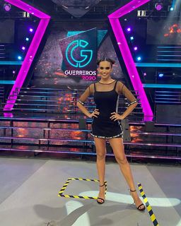 Tania Rincón feet photo thumbnail