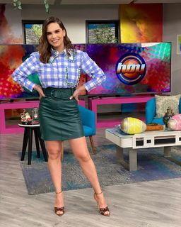 Tania Rincón feet photo thumbnail
