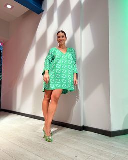 Tania Rincón feet photo thumbnail