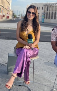 Tania Rincón feet photo thumbnail