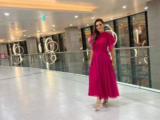 Tania Rincón feet photo thumbnail