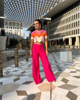 Tania Rincón feet photo thumbnail